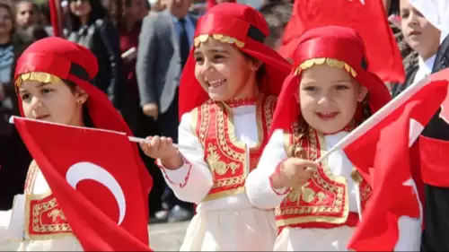 22 Nisan 2025 Yarım Gün Tatil mi? Kamu Çalışanları ve Öğrenciler İçin Mesai Düzeni Belli Oldu