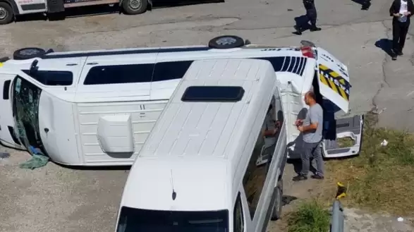 Milas'ta İki Personel Servisi Çarpıştı: 22 Yaralı