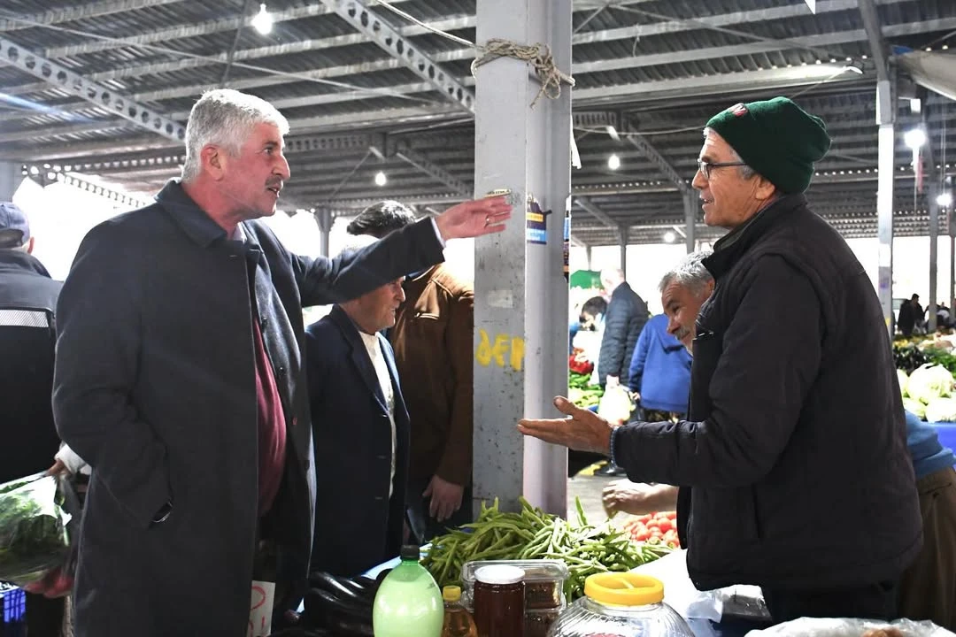 Köyceğiz Belediye Başkanı Ali Erdoğan Pazar Yerinde: Esnafın Sorunları Masaya Yatırıldı
